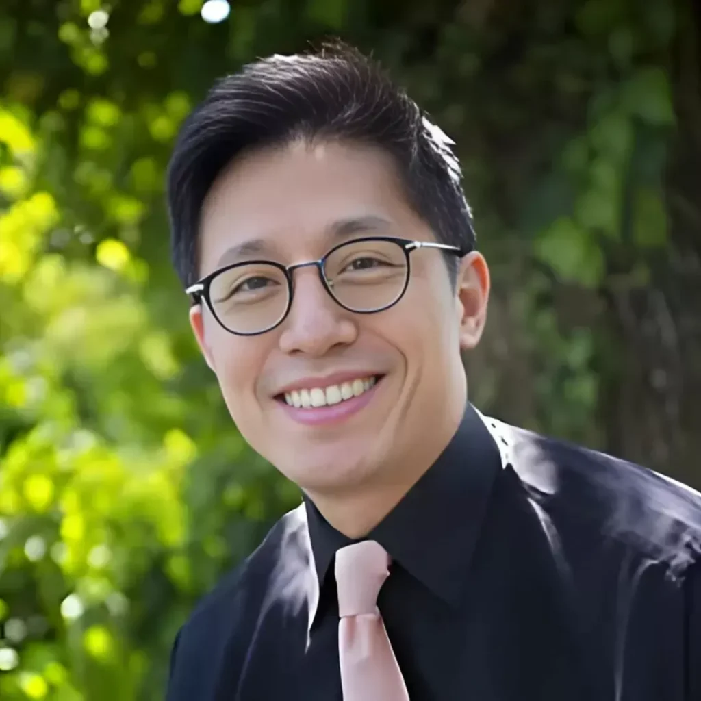 Dr. Kevin Kim, experienced dentist in Lakewood, Washington, specializing in dental implants and comprehensive care.